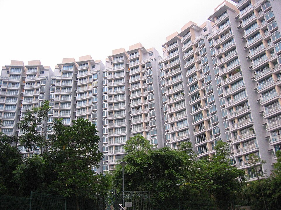 Cairnhill Crest development exterior, photographed in 2006