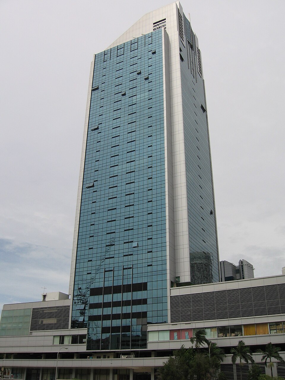 High Street Centre development exterior, photographed in 2005